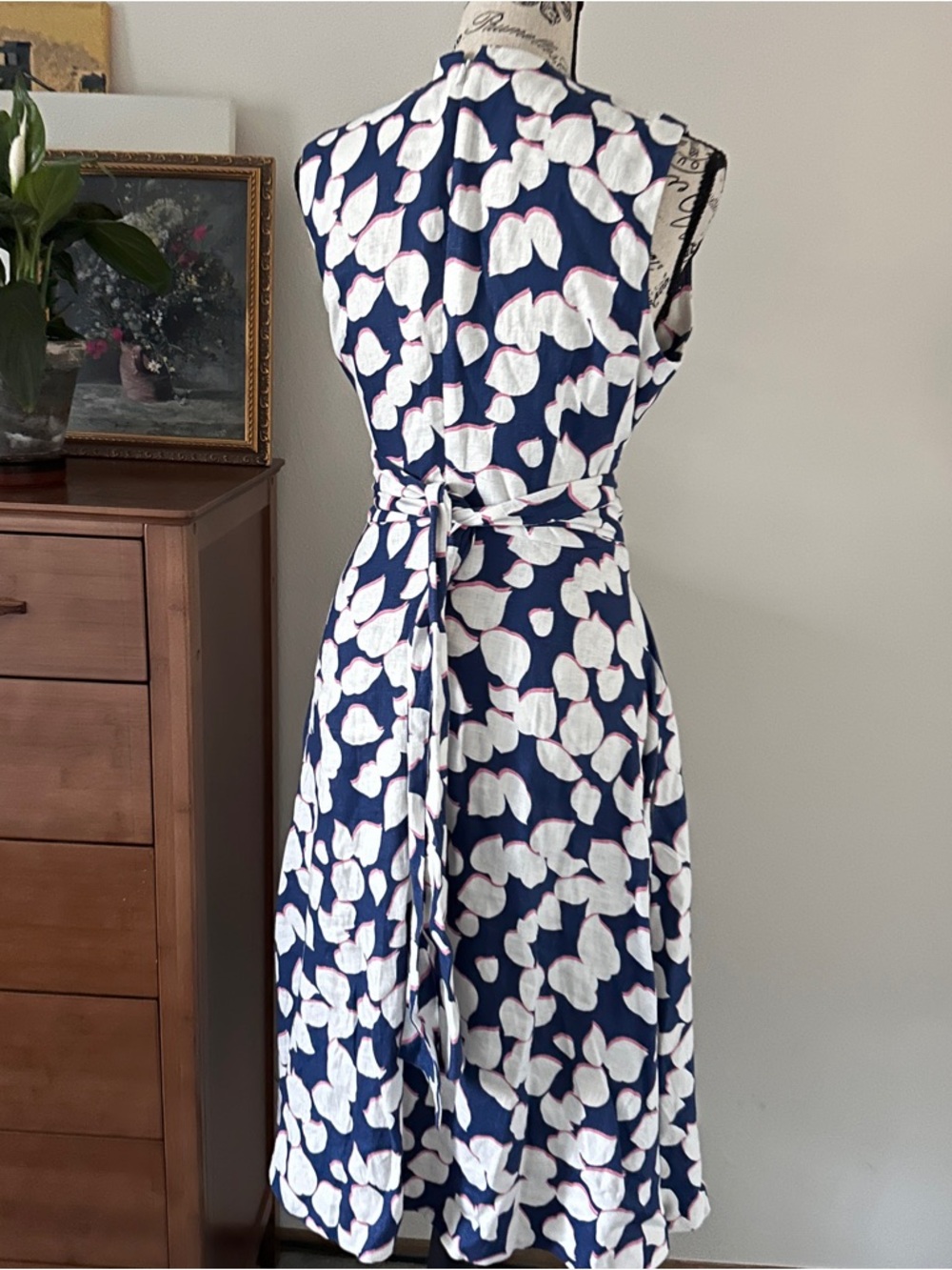 Sleeveless Navy Midi Dress with White Petal Print - Picture 2 of 15